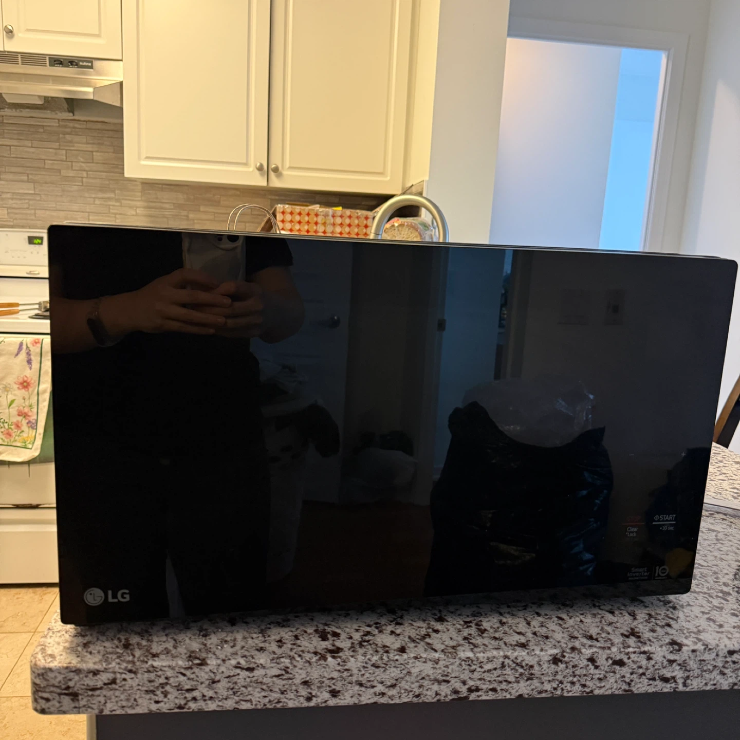 LG Microwave Oven LMC1575SB