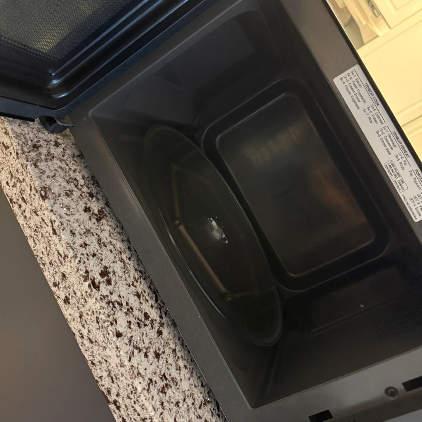 LG Microwave Oven LMC1575SB - photo 2