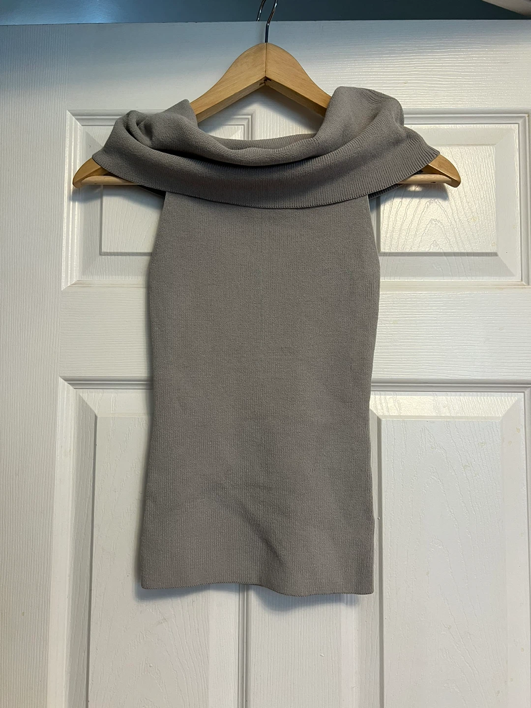 Bundle of Women's Long Sleeve Sweaters - Red, Green, Grey - photo 4