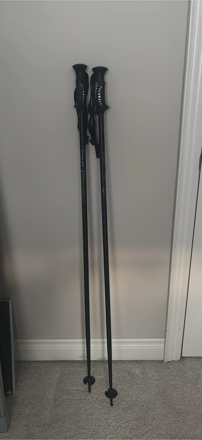 New ski poles 125cm