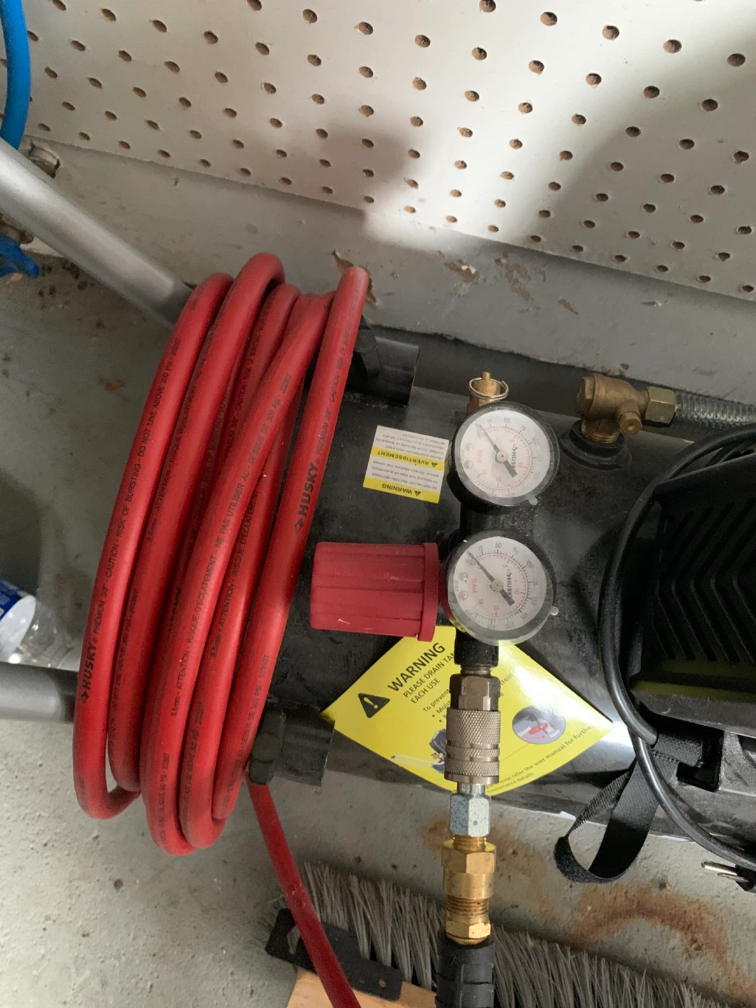 Husky 8 Gallon Air Compressor - photo 2