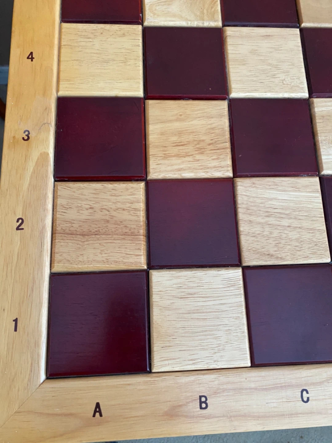 Stunning Wooden Chess Board Table with Pieces - photo 5