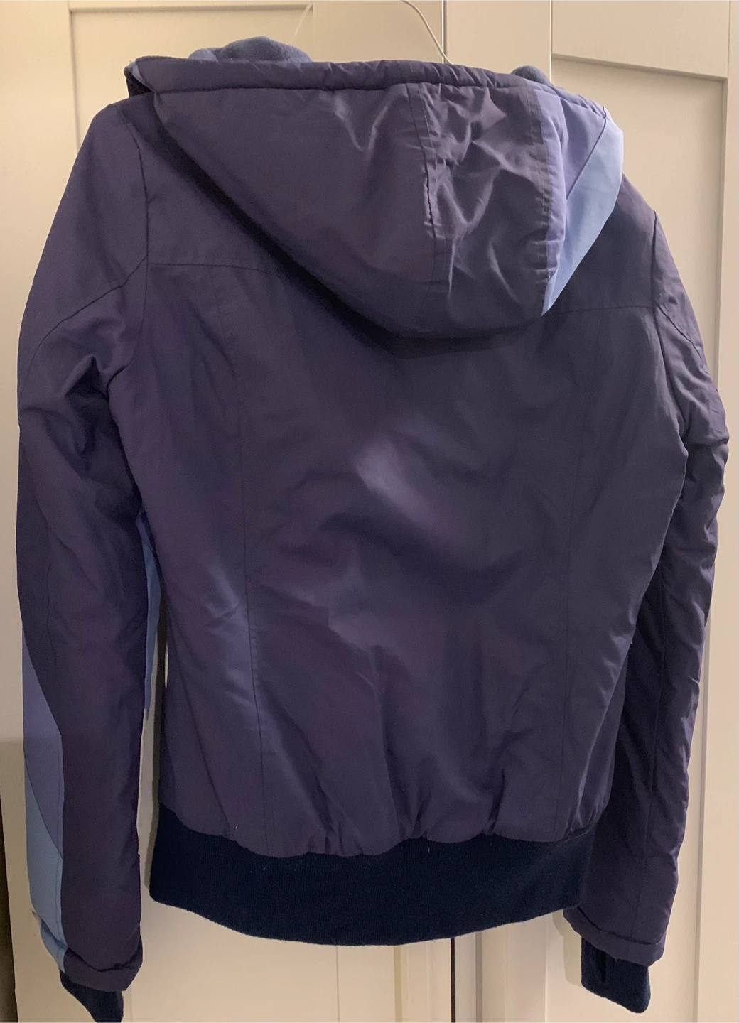 Women’s Hooded  Winter Jacket Medium Size - photo 3