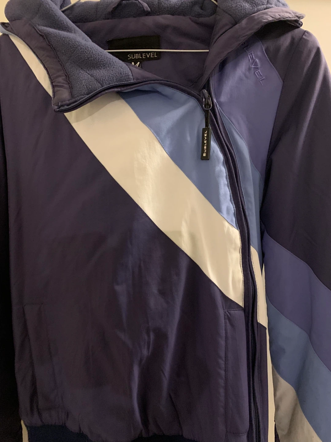 Women’s Hooded  Winter Jacket Medium Size - photo 2