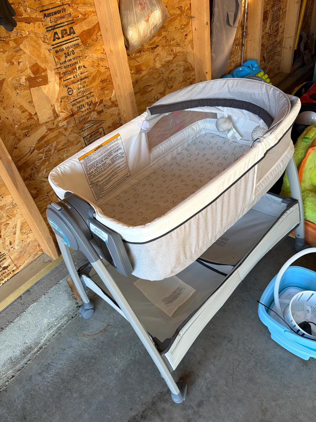 Graco Pack 'n Play Portable Bassinet