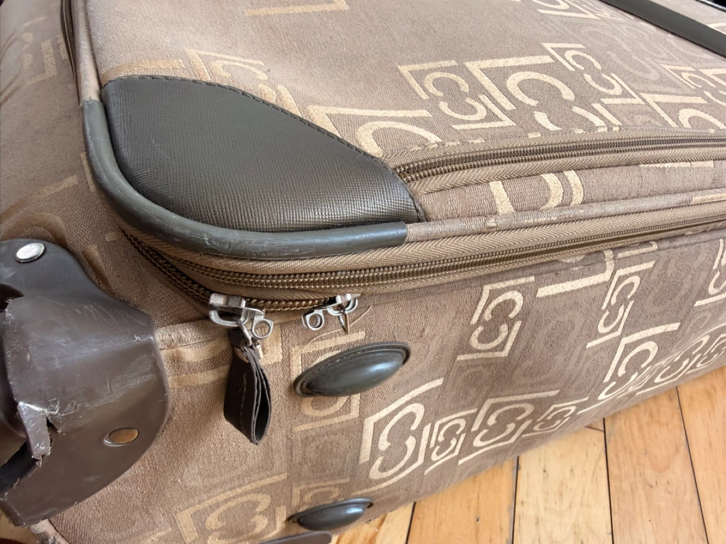 LC Luggage Rolling Suitcase - Tan Monogram - photo 2