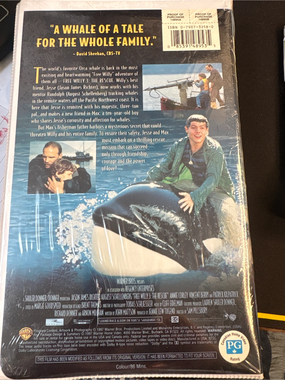 Free Willy 3: The Rescue VHS Movie - photo 2