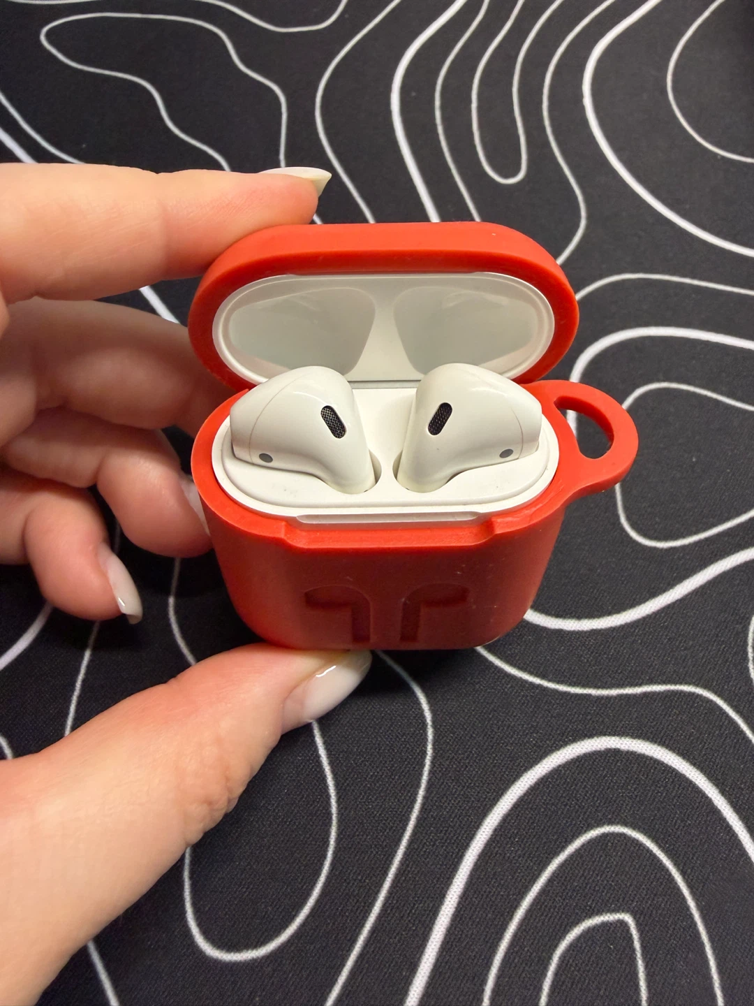 Apple AirPods 2 gen Wireless Charging Case - photo 3