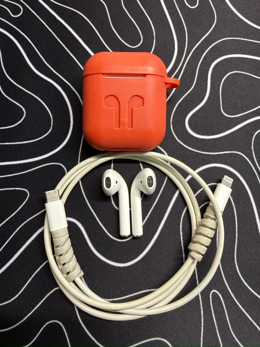 Apple AirPods 2 gen Wireless Charging Case
