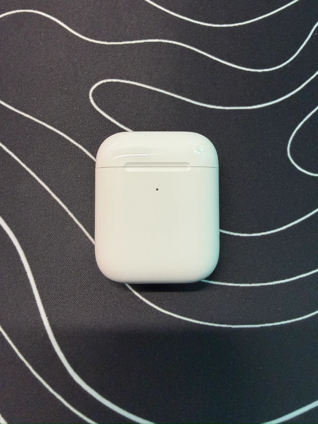 Apple AirPods 2 gen Wireless Charging Case - photo 4