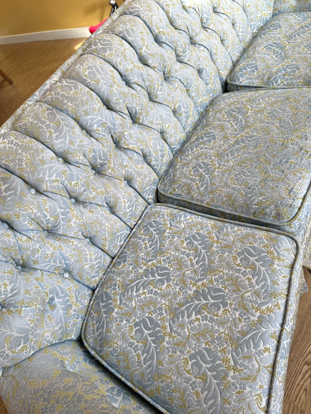 Elegant Vintage Tufted Blue & GoldSofa (CAN DELIVER) - photo 4