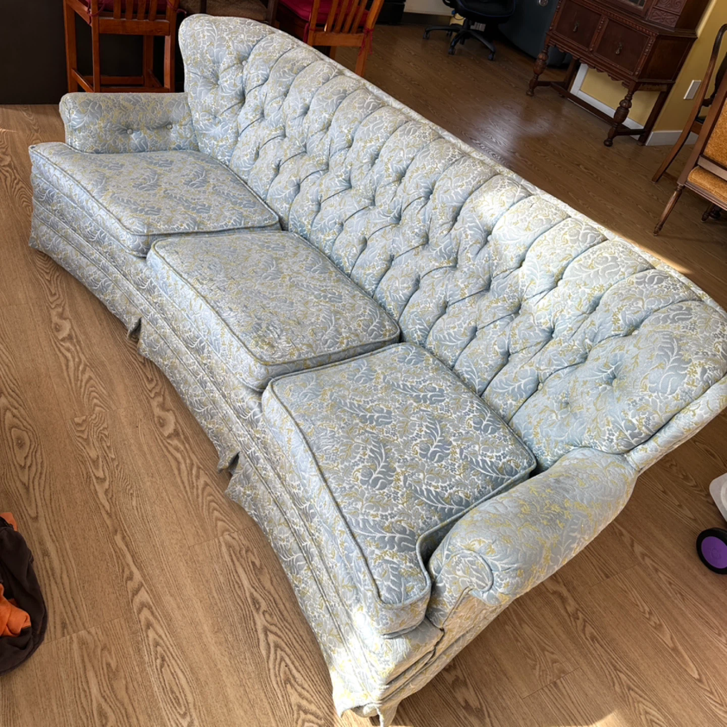Elegant Vintage Tufted Blue & GoldSofa (CAN DELIVER) - photo 3