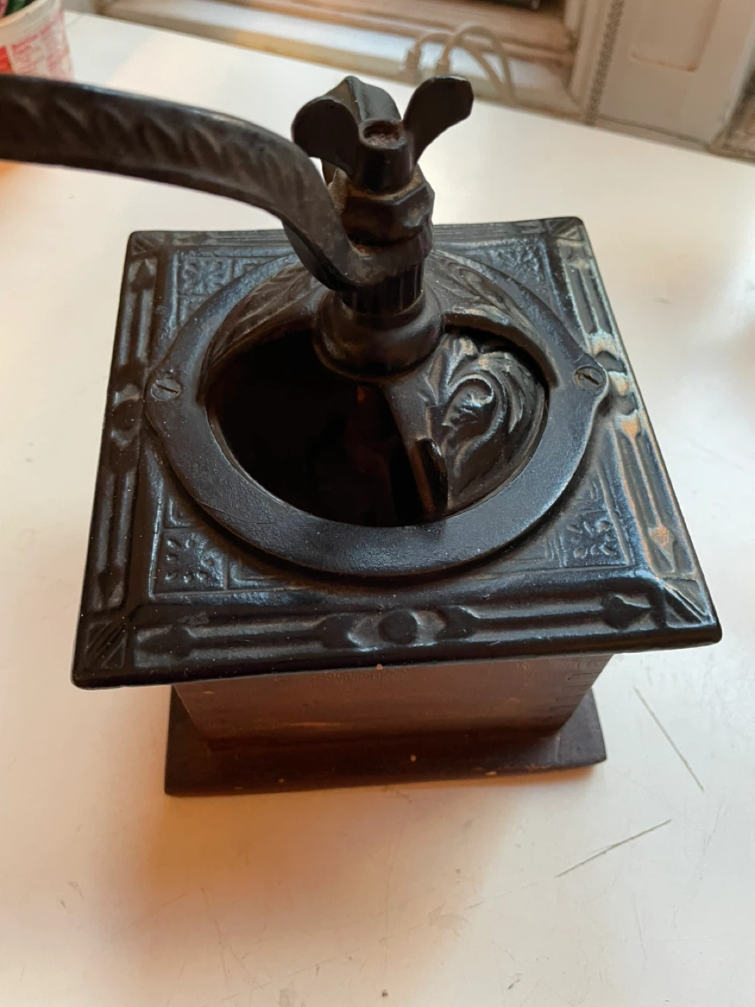 Vintage Manual Coffee Grinder with Wooden Base - photo 2