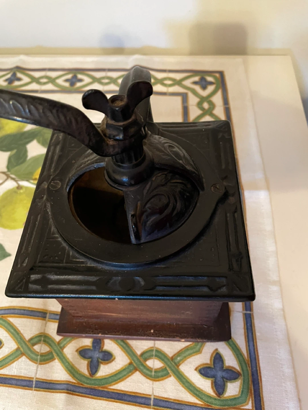 Vintage Manual Coffee Grinder with Wooden Base - photo 5