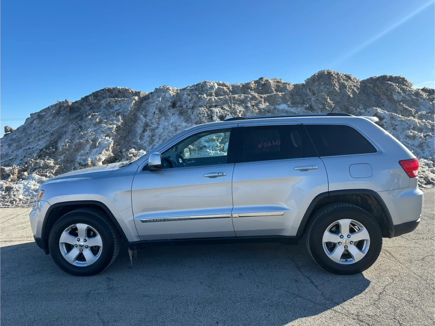 2012 JEEP GRAND CHEROKEE 4WD - photo 2