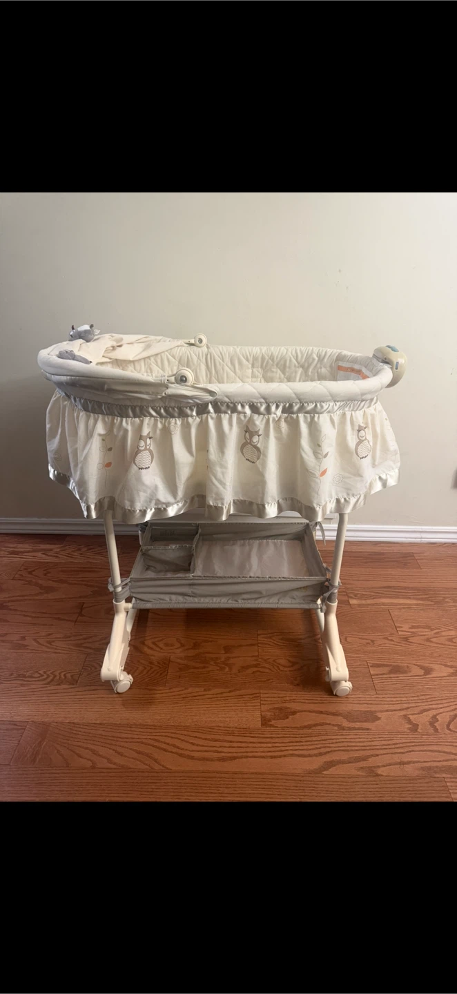Baby Bed Bassinet with Sleep Sounds, Night Light, Soft Vibration - photo 2