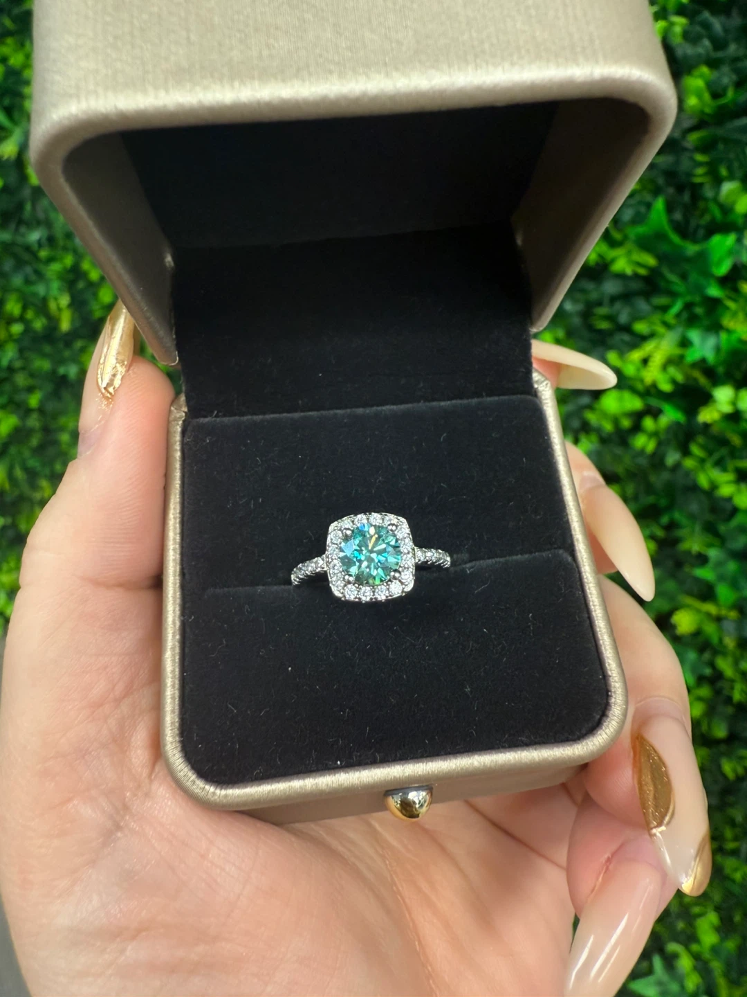 Brand new green moissanite Halo Ring 💍 size 6 - photo 2