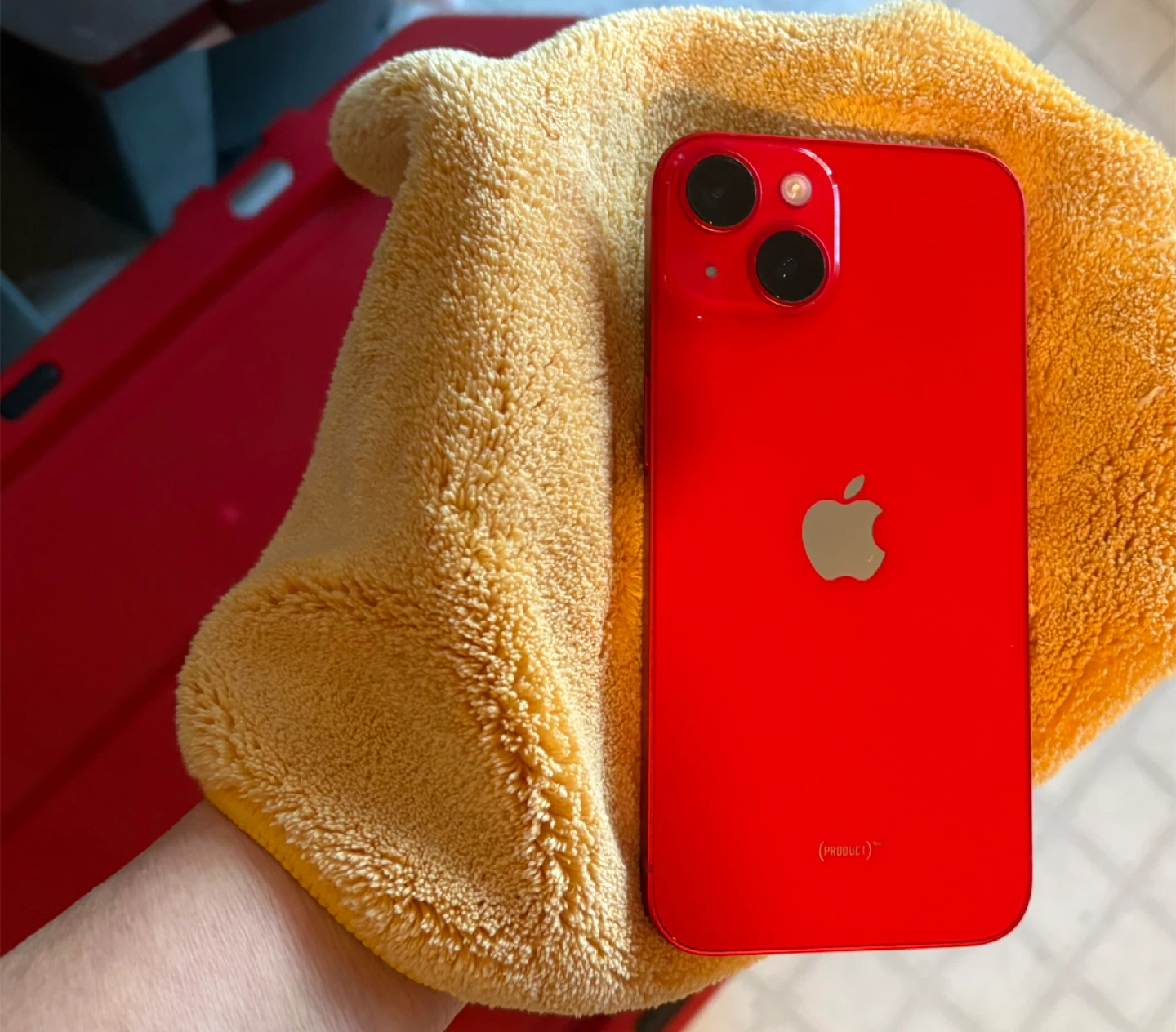 Apple iPhone 14 (RED) - photo 5
