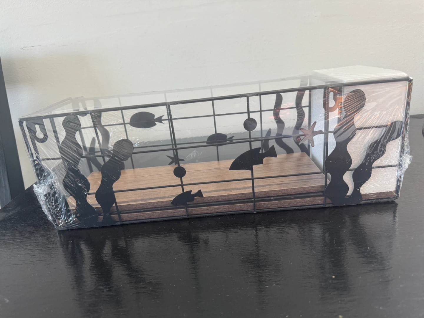 Set of 2 Wire Wall Shelves with Fish Design