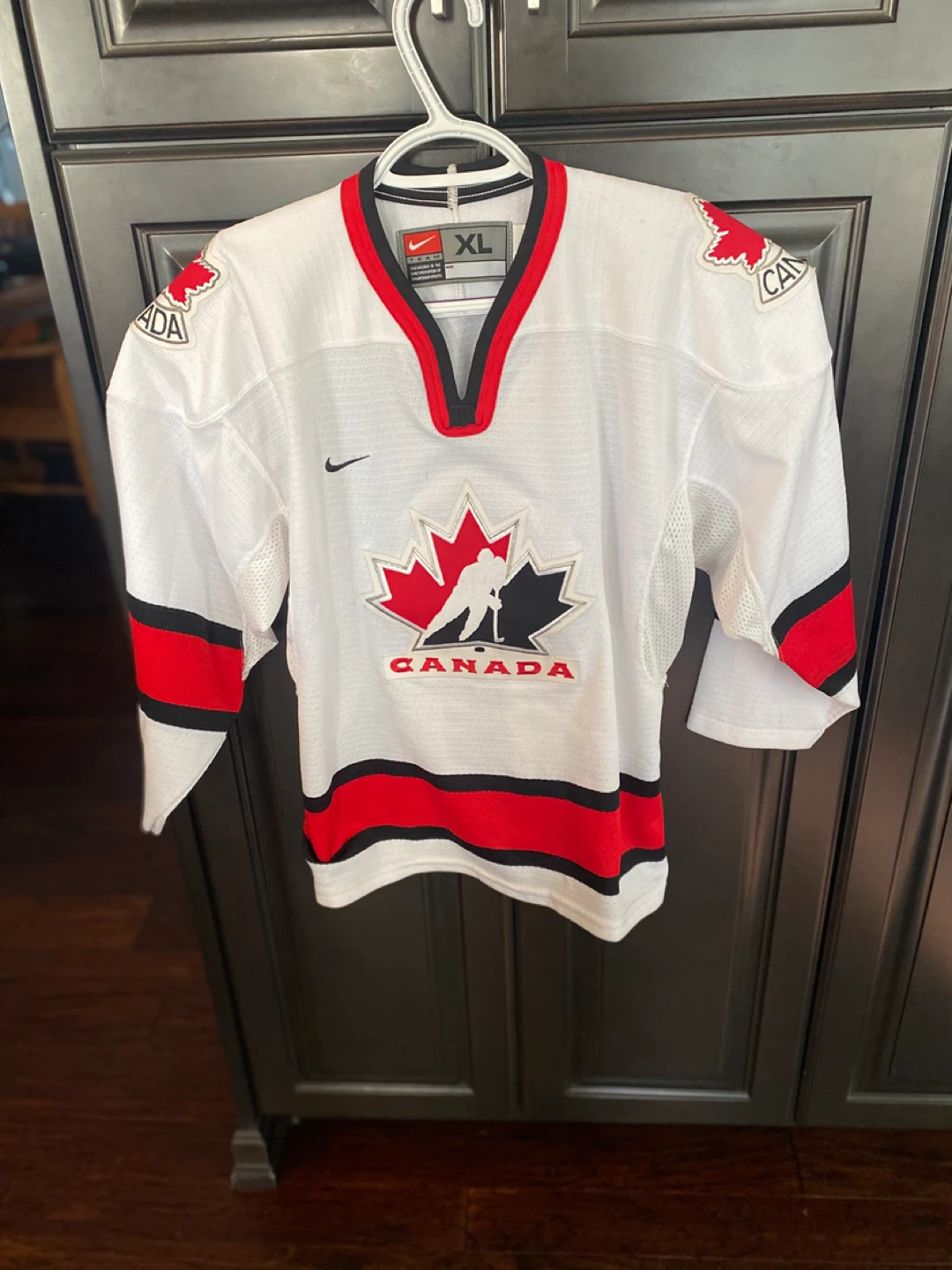 Nike Canada Hockey Jersey Youth  XL