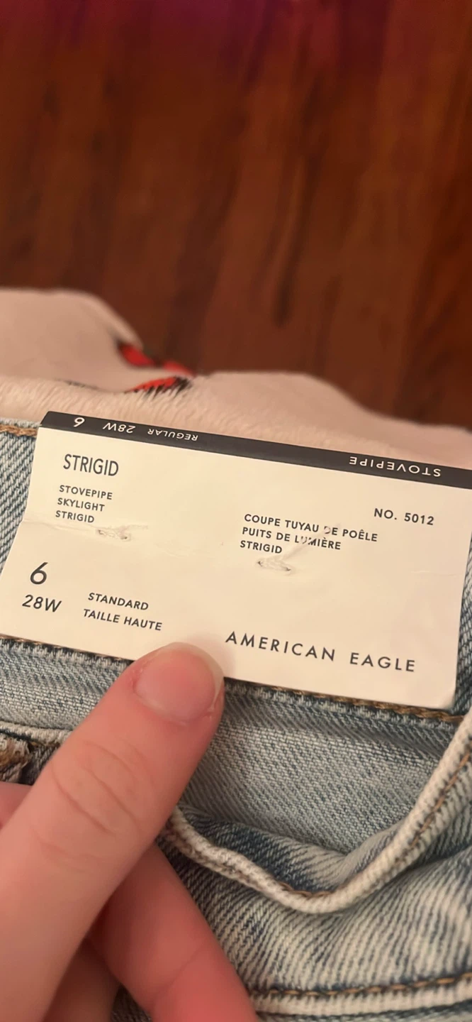 american eagle ripped lightwash jeans - photo 3