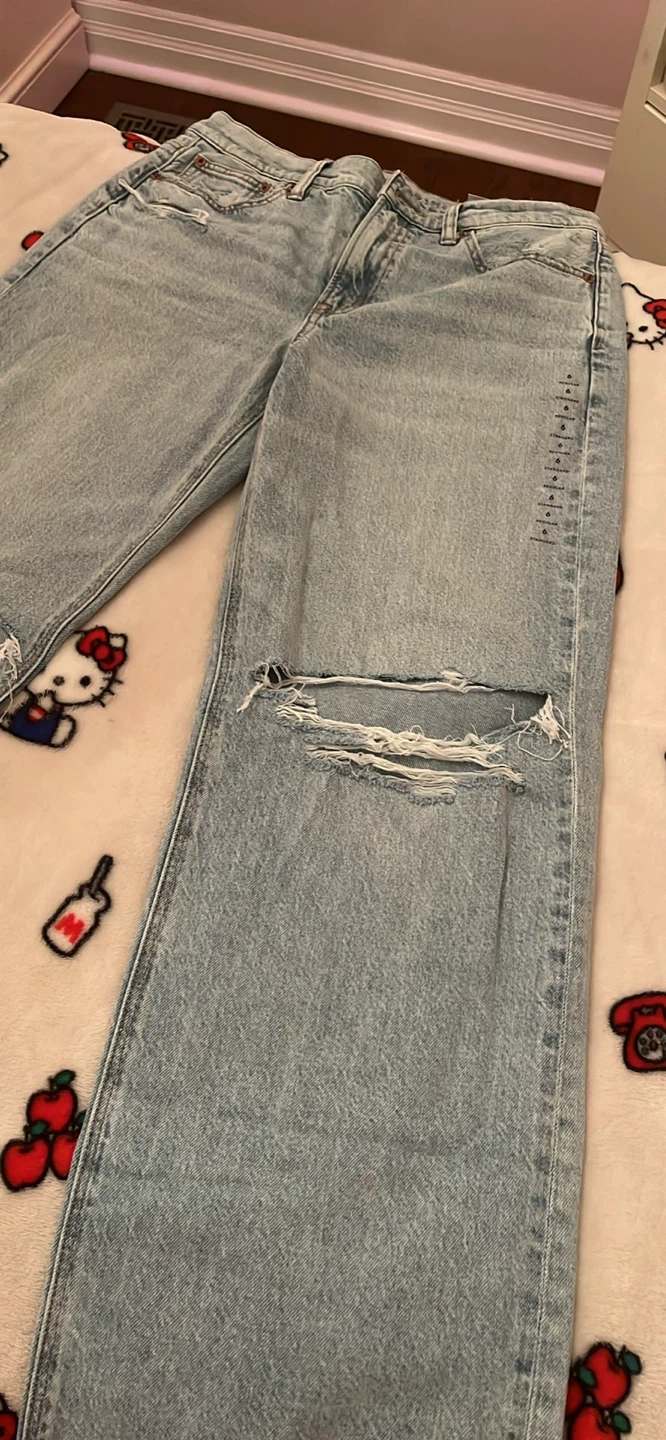 american eagle ripped lightwash jeans - photo 5