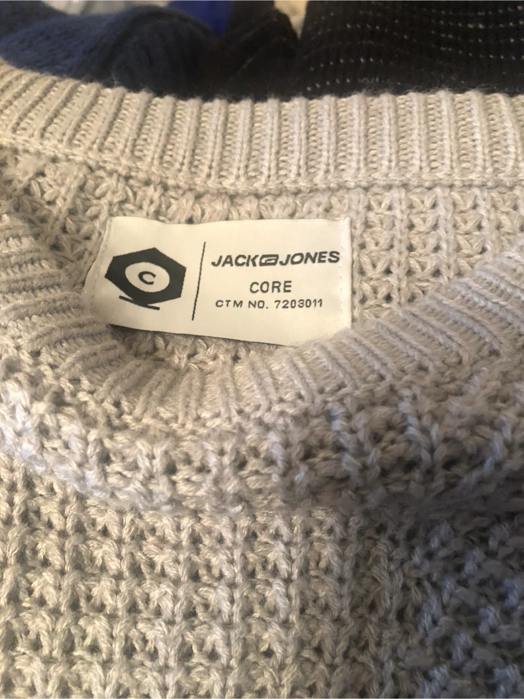 Tommy Hilfiger and Jack & Jones Sweaters Bundle - photo 2