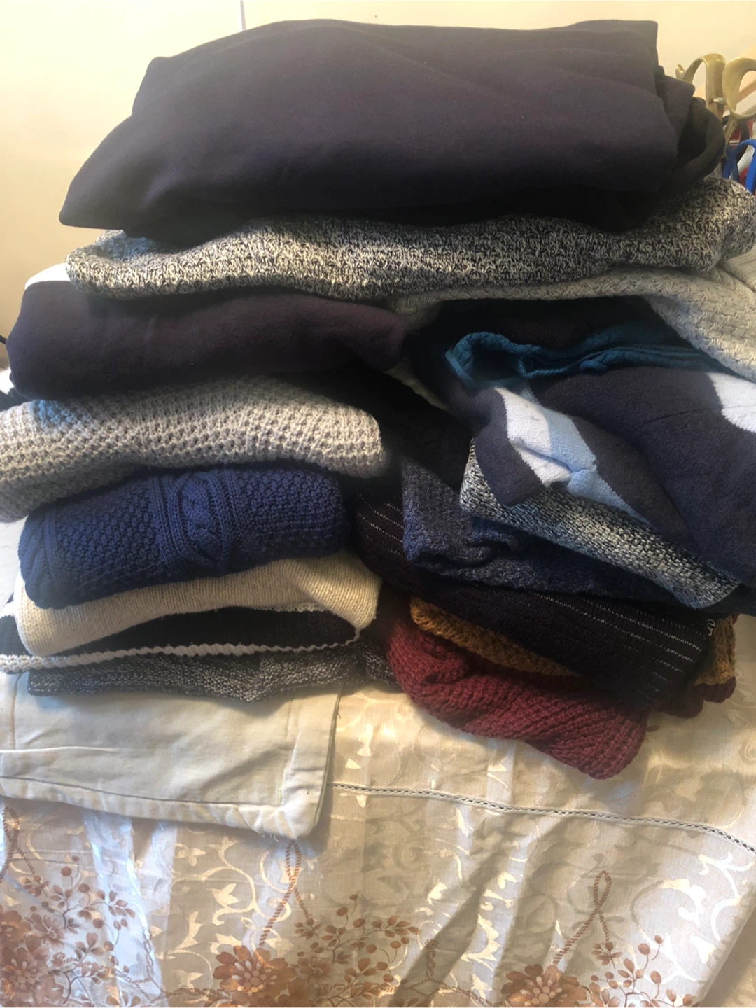Tommy Hilfiger and Jack & Jones Sweaters Bundle - photo 4
