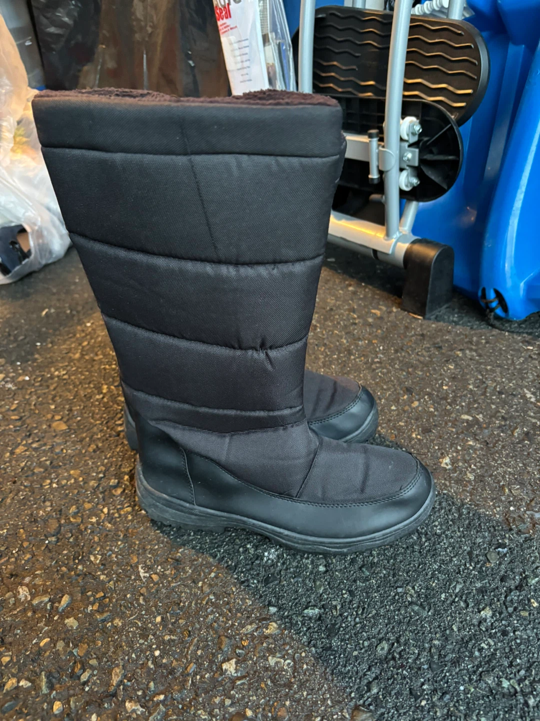 Warm boots for women