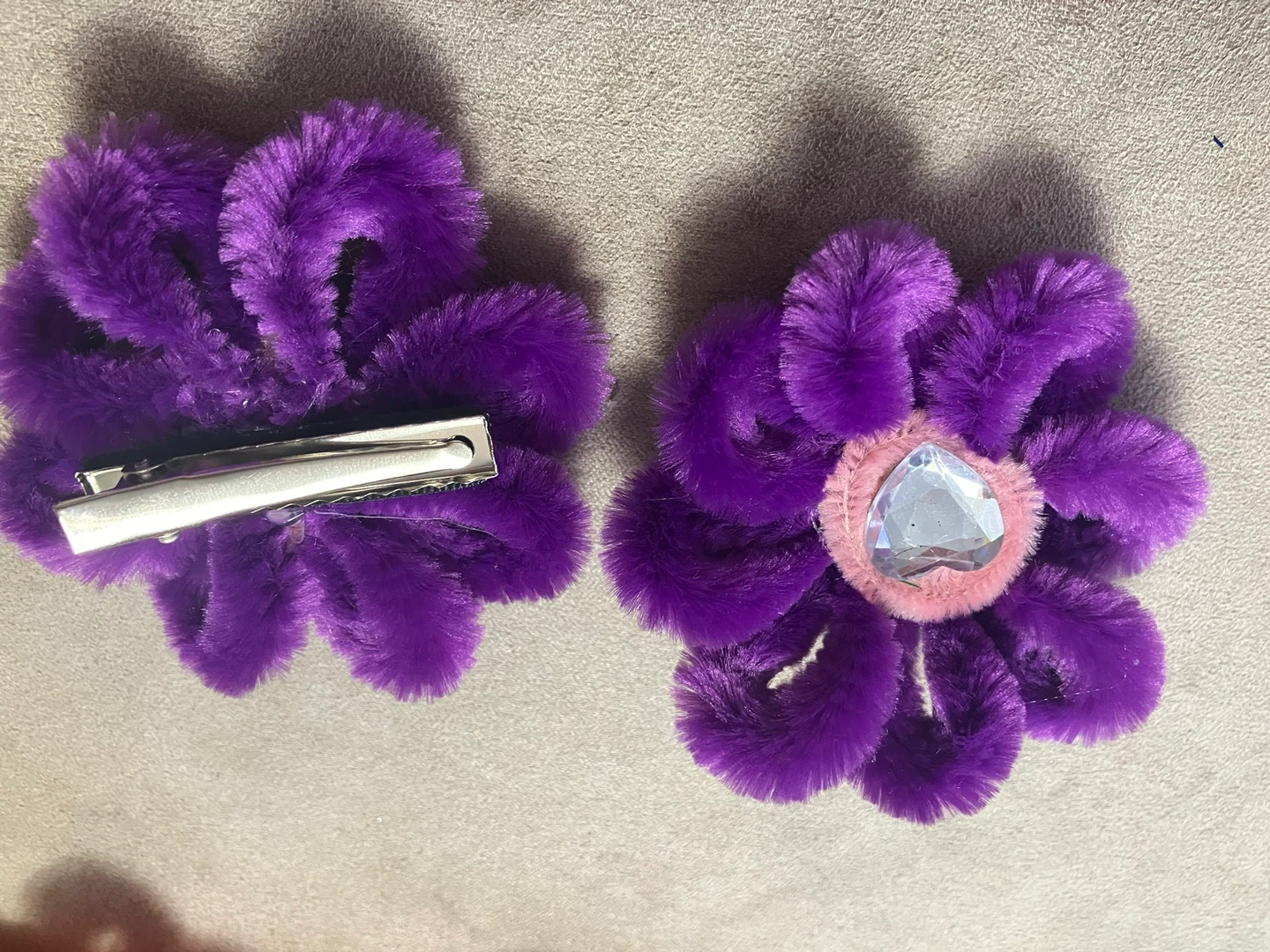 Pipe Cleaner Flower Hair Clips - photo 3