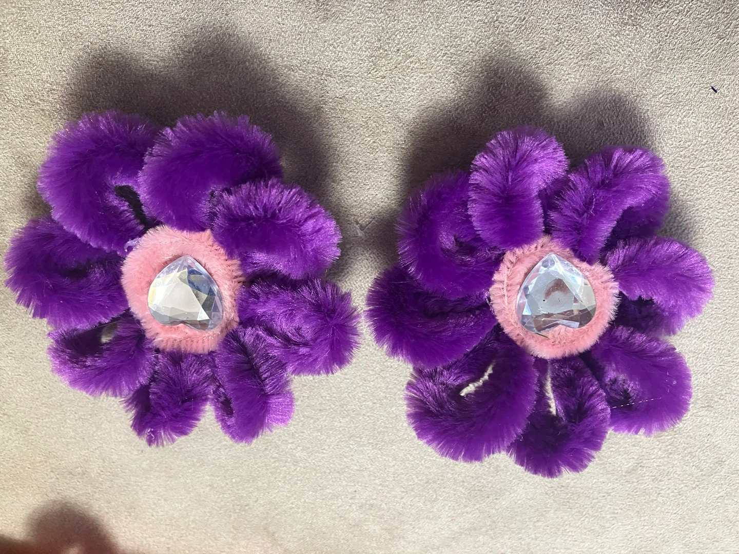 Pipe Cleaner Flower Hair Clips - photo 2