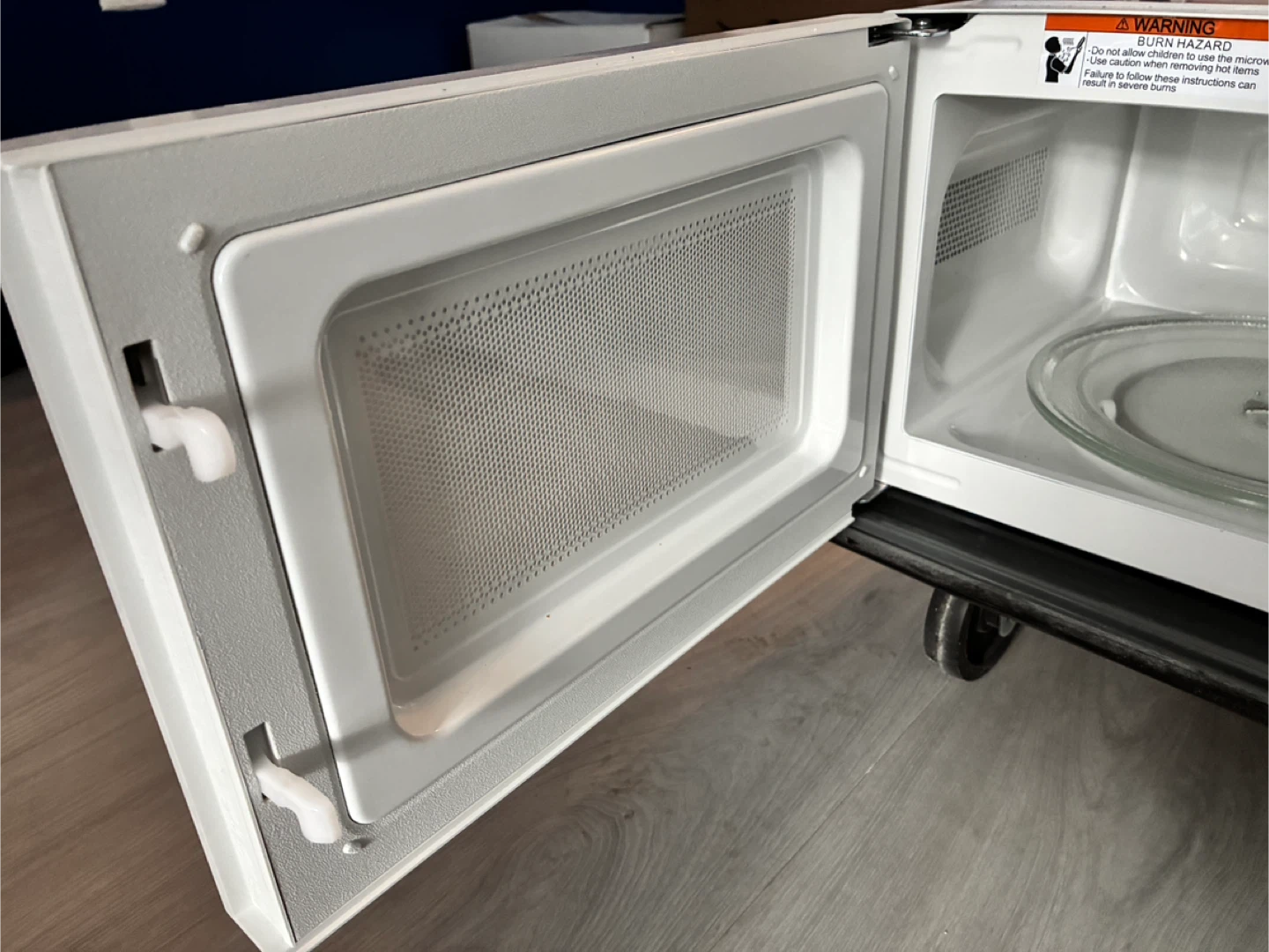 Hamilton Beach Microwave - photo 3