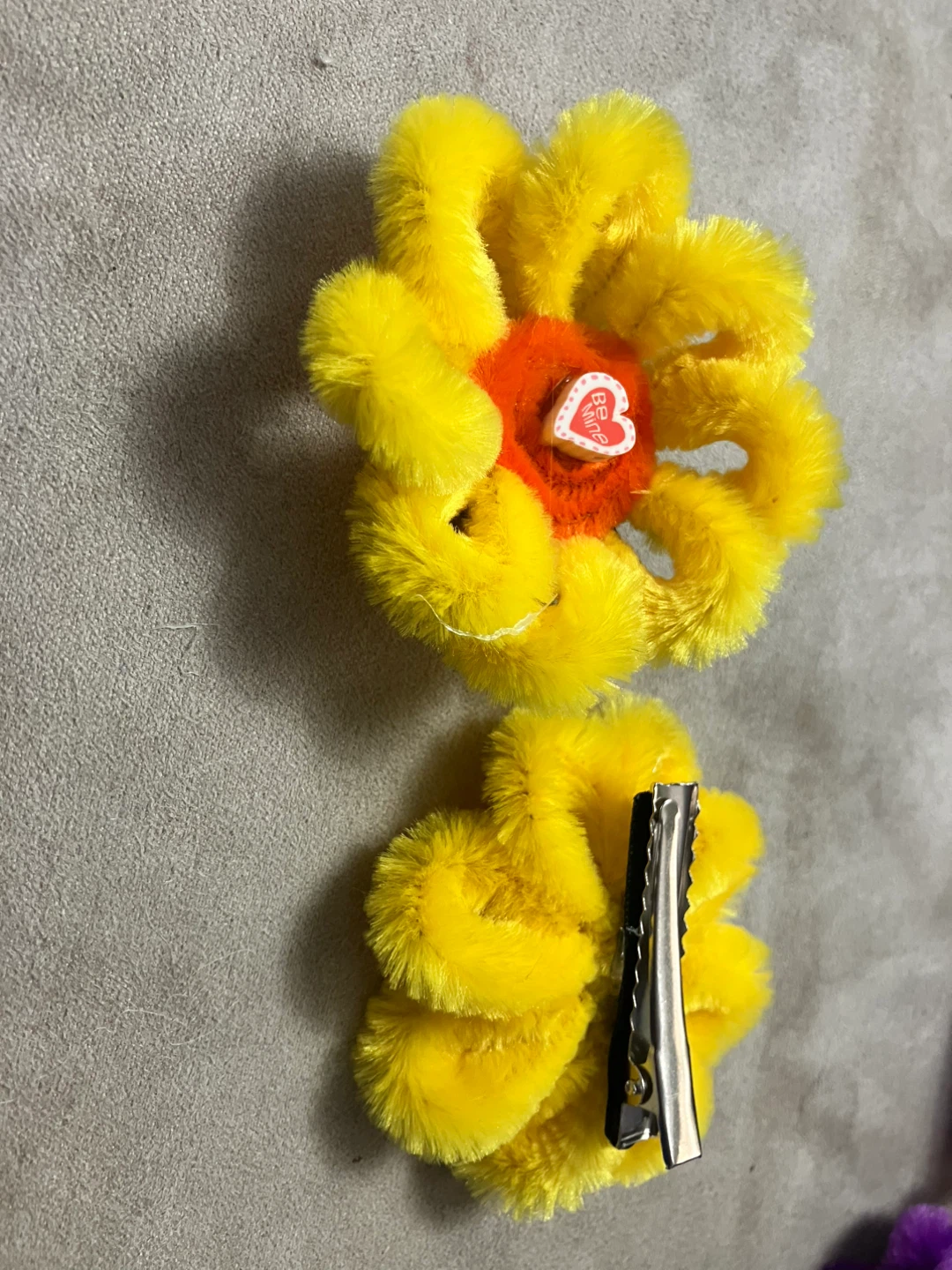 Set of 2 Fluffy Flower Hair Clips - photo 4