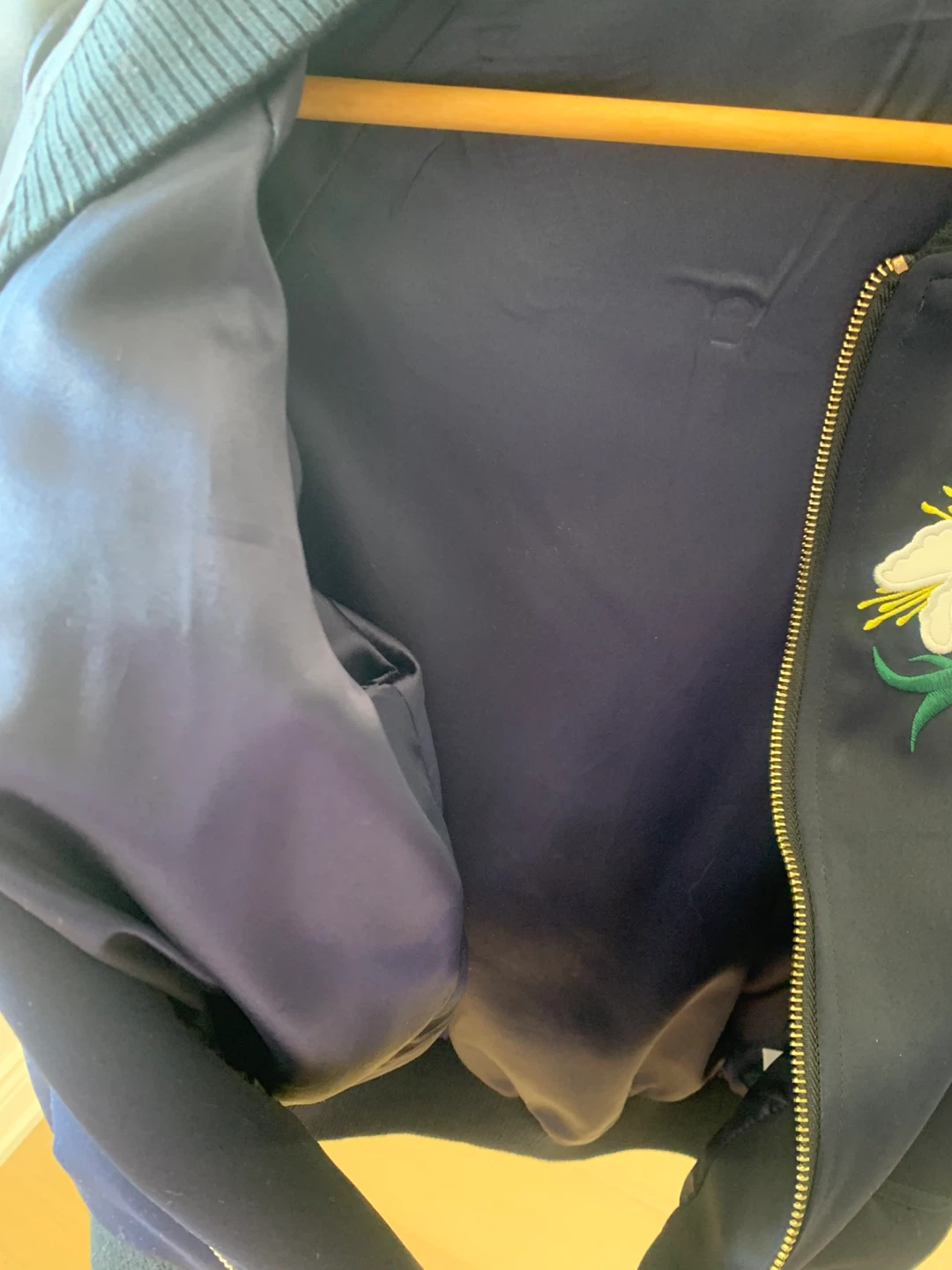 Navy Satin Bomber Jacket with Bee Embroidery – Size M - photo 5
