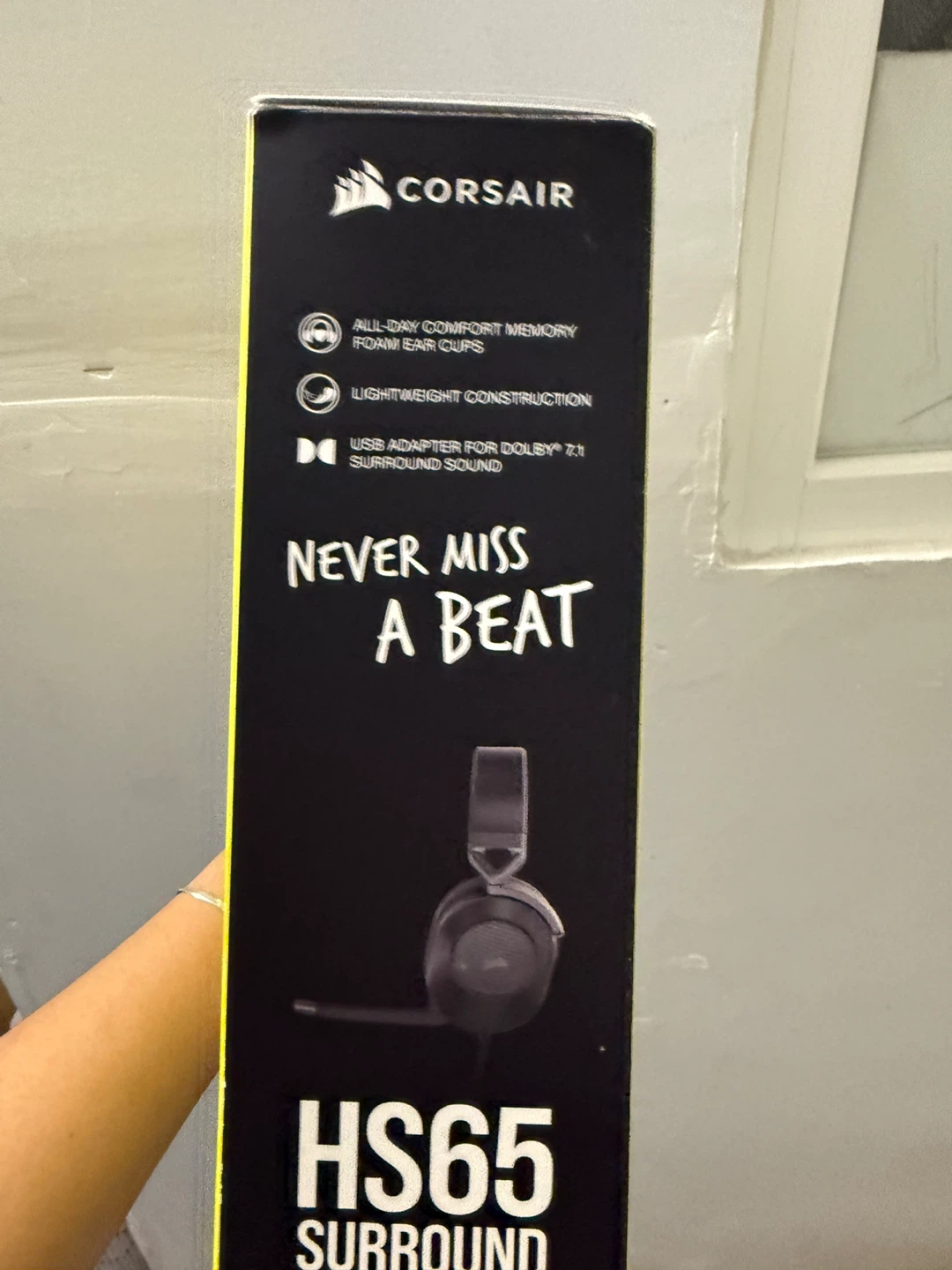 This Corsair HS65 Surround stereo gaming headset - photo 2
