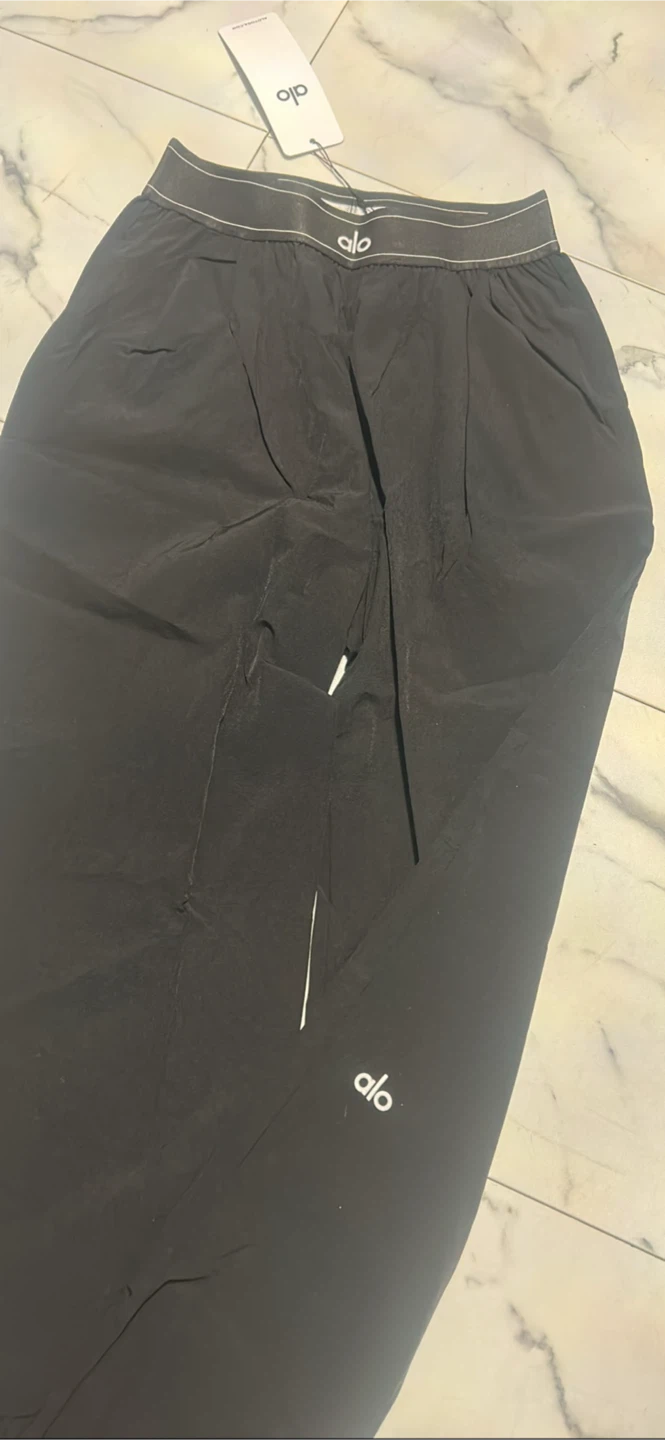 Alo Yoga Suit Up Trouser (Black) - photo 3