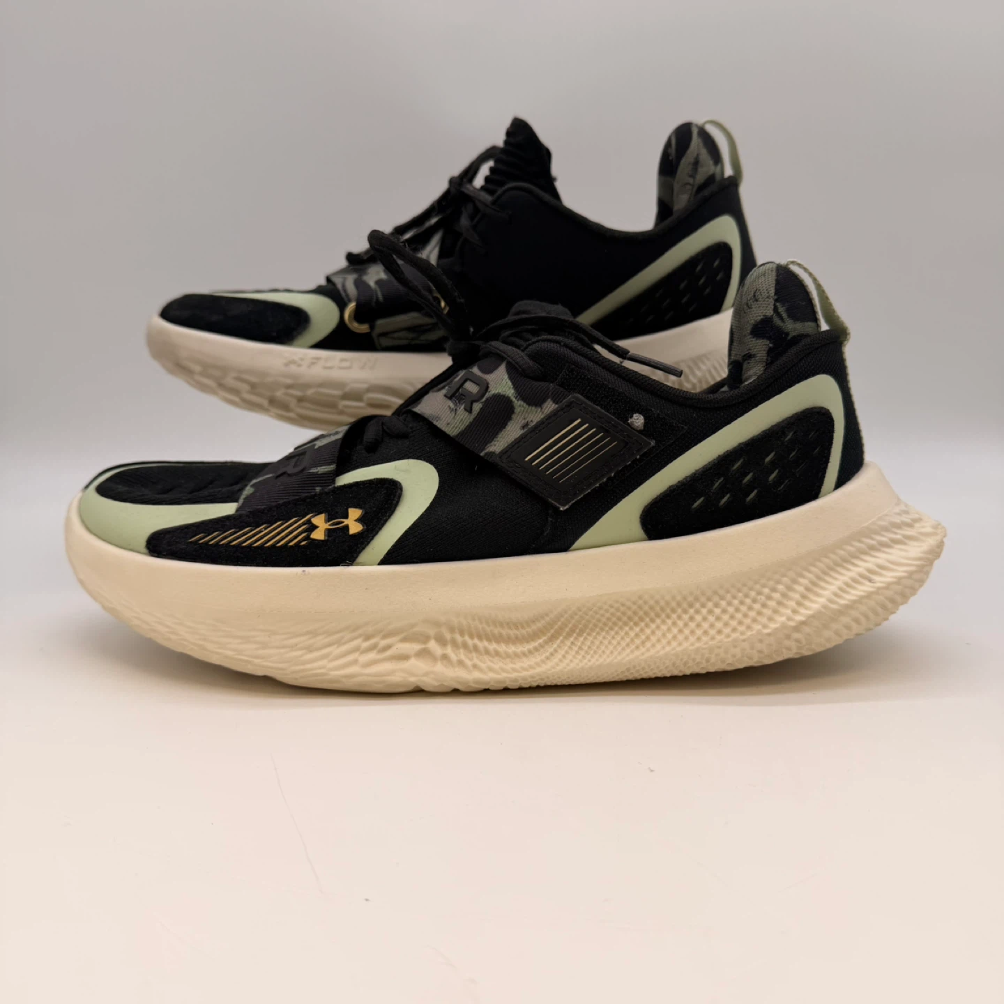 Under Armour Flow Running Shoes Men Size 11 Black Camo Sneakers