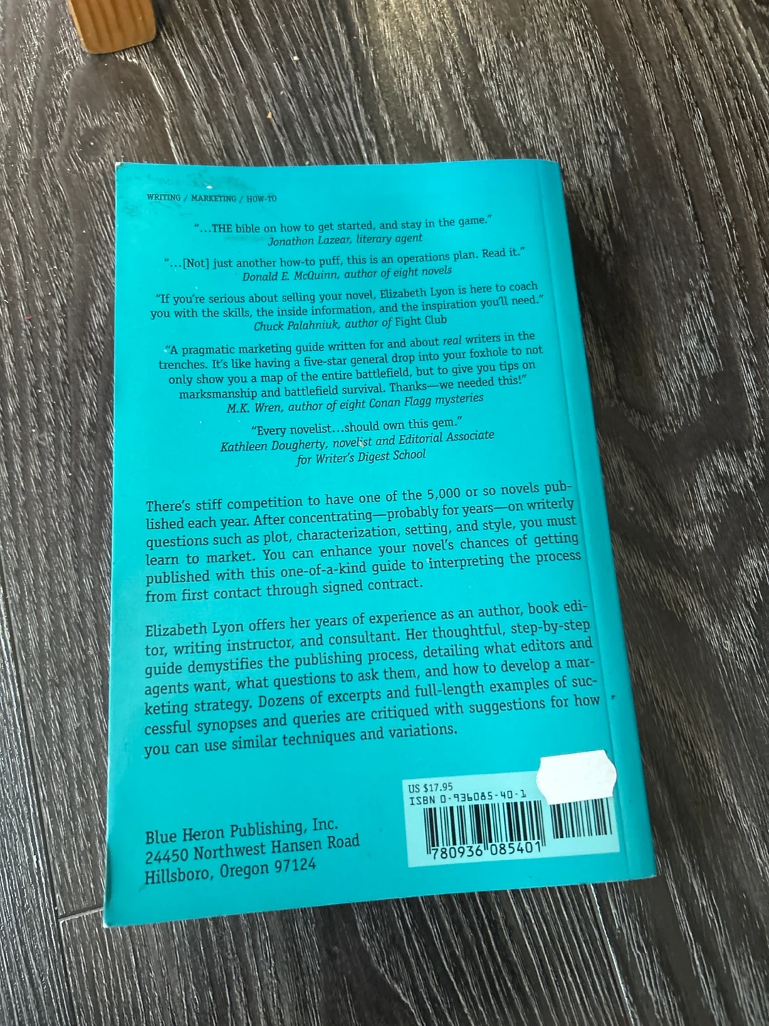 The sell your novel tool kit soft cover book by Elizabeth Lyon - photo 3