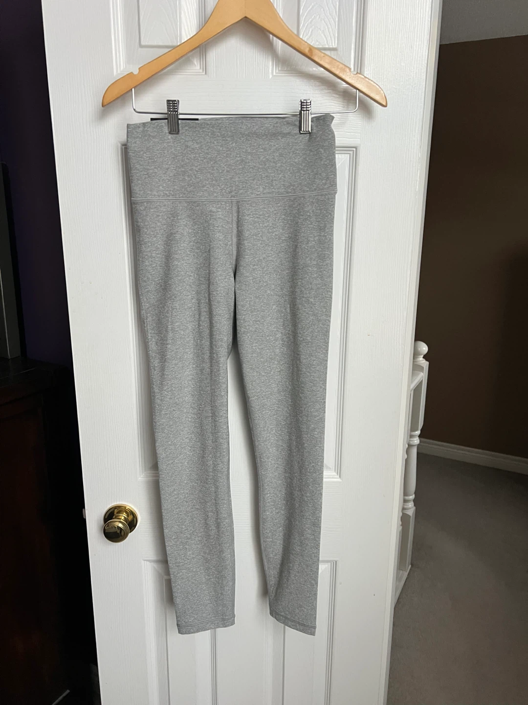 BNWT Aritzia/TNA leggings size medium