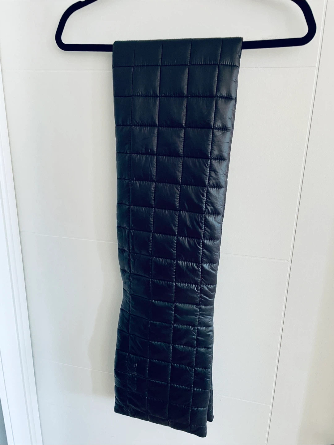 Black Quilted Puffer Scarf with Zipper Pocket - Unisex - photo 2