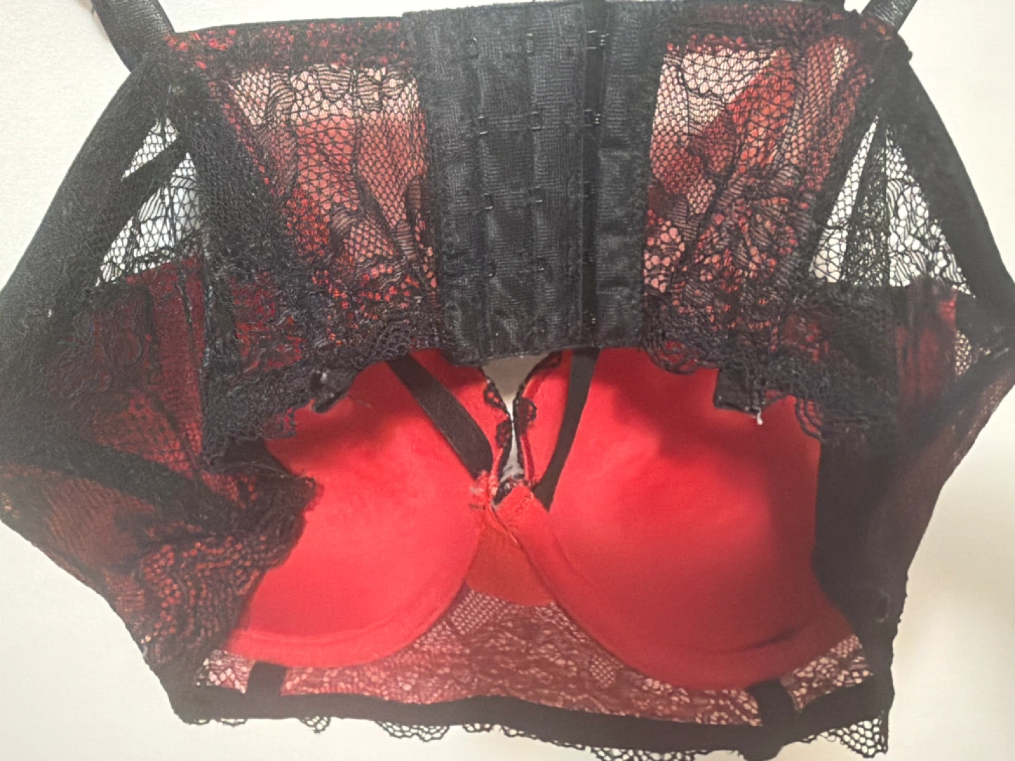 Black & Red Lace Bra 36C 🏆 - photo 4
