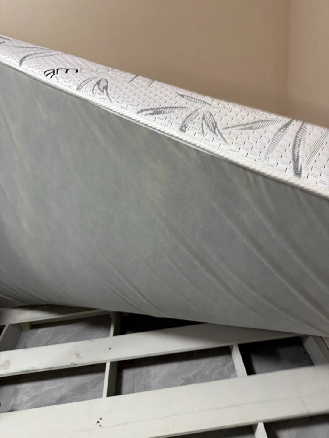 Queen Size Bamboo Breeze 8-inch Foam Mattress - photo 4