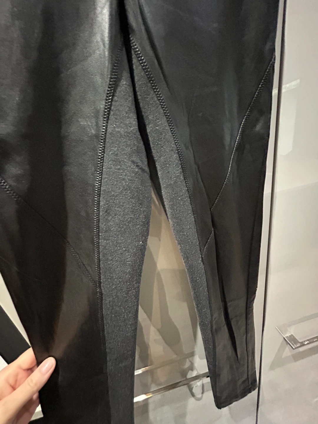 Wilfred Faux Leather & Jersey leggings - photo 4
