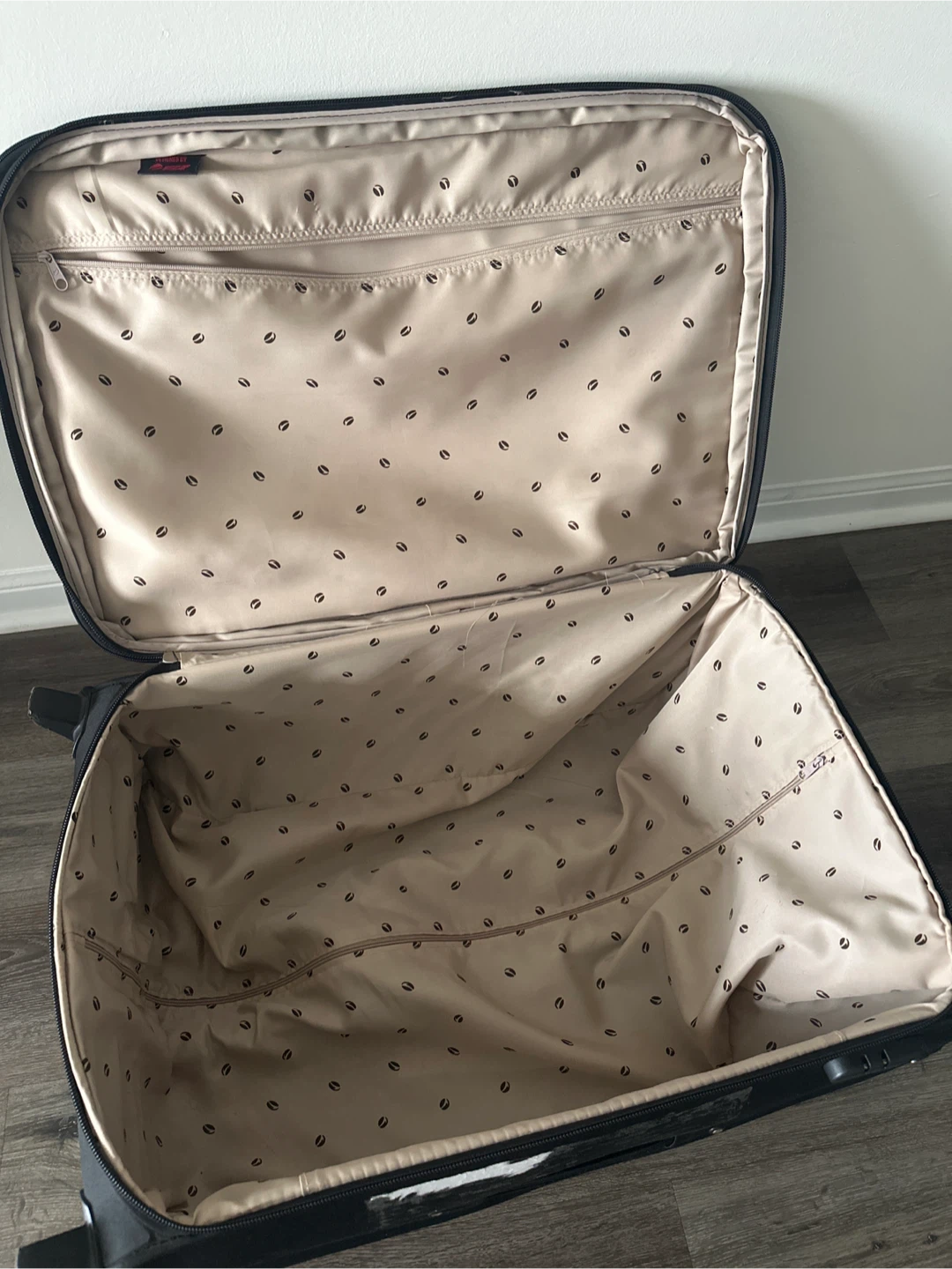 Black Hardside Spinner Suitcase - photo 3