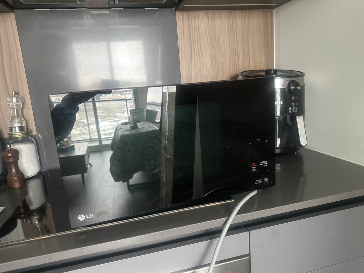 LG Microwave Oven