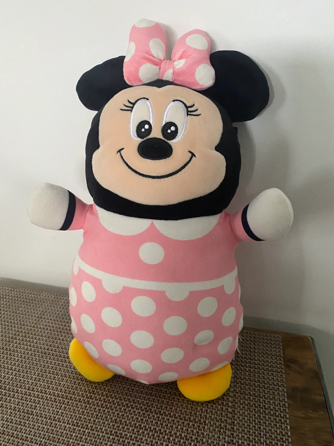 Squishmallows Minnie Mouse HugMees
