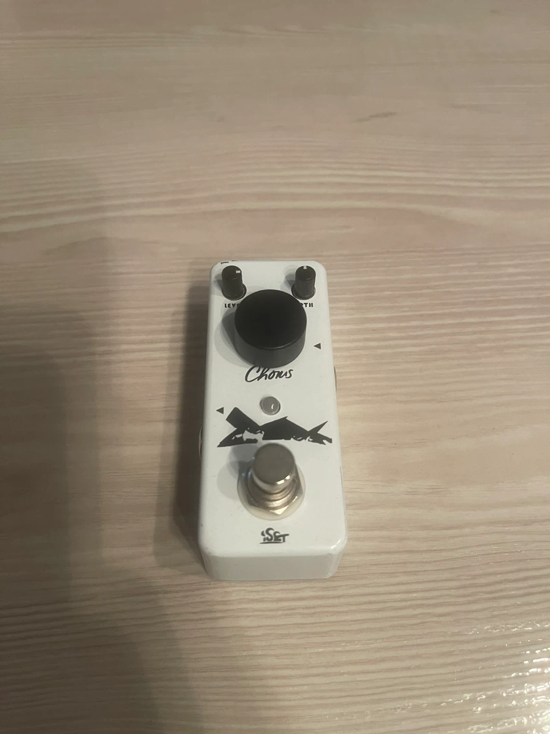 iSET mini CHORUS guitar pedal