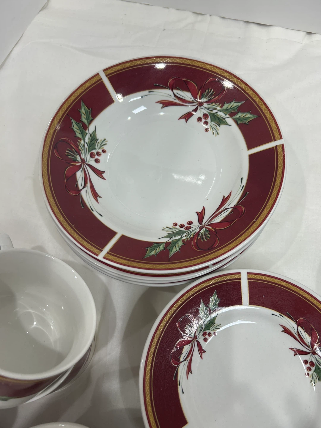 Christmas Holiday Dinnerware Set Plates and Mugs - photo 3
