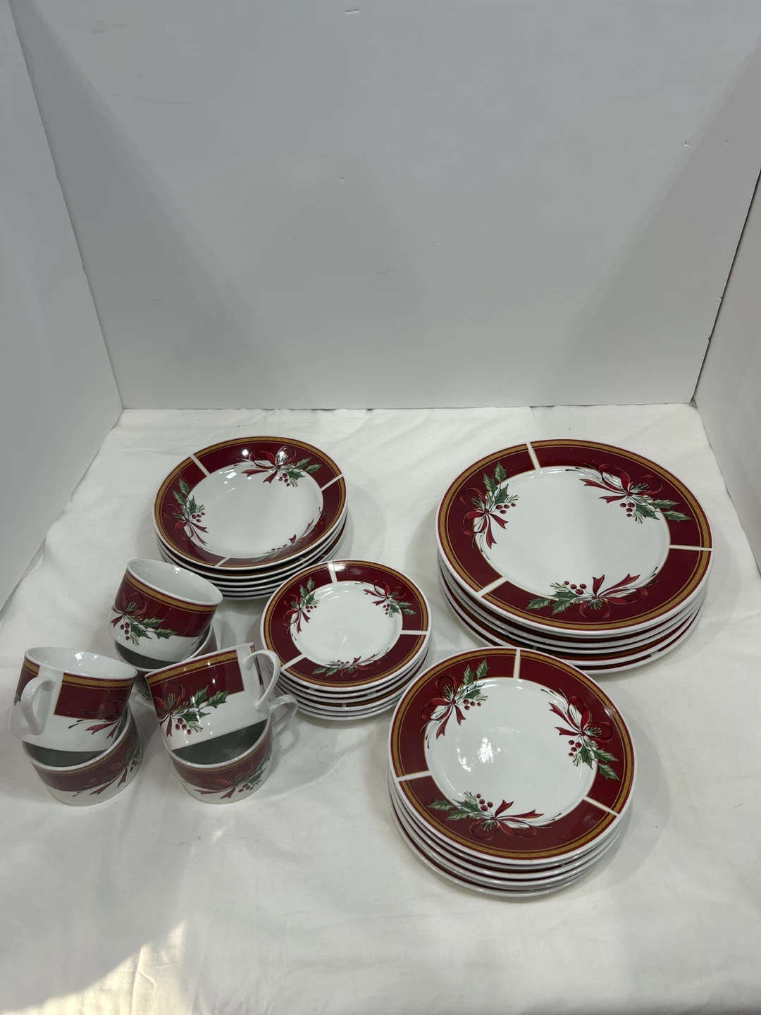 Christmas Holiday Dinnerware Set Plates and Mugs