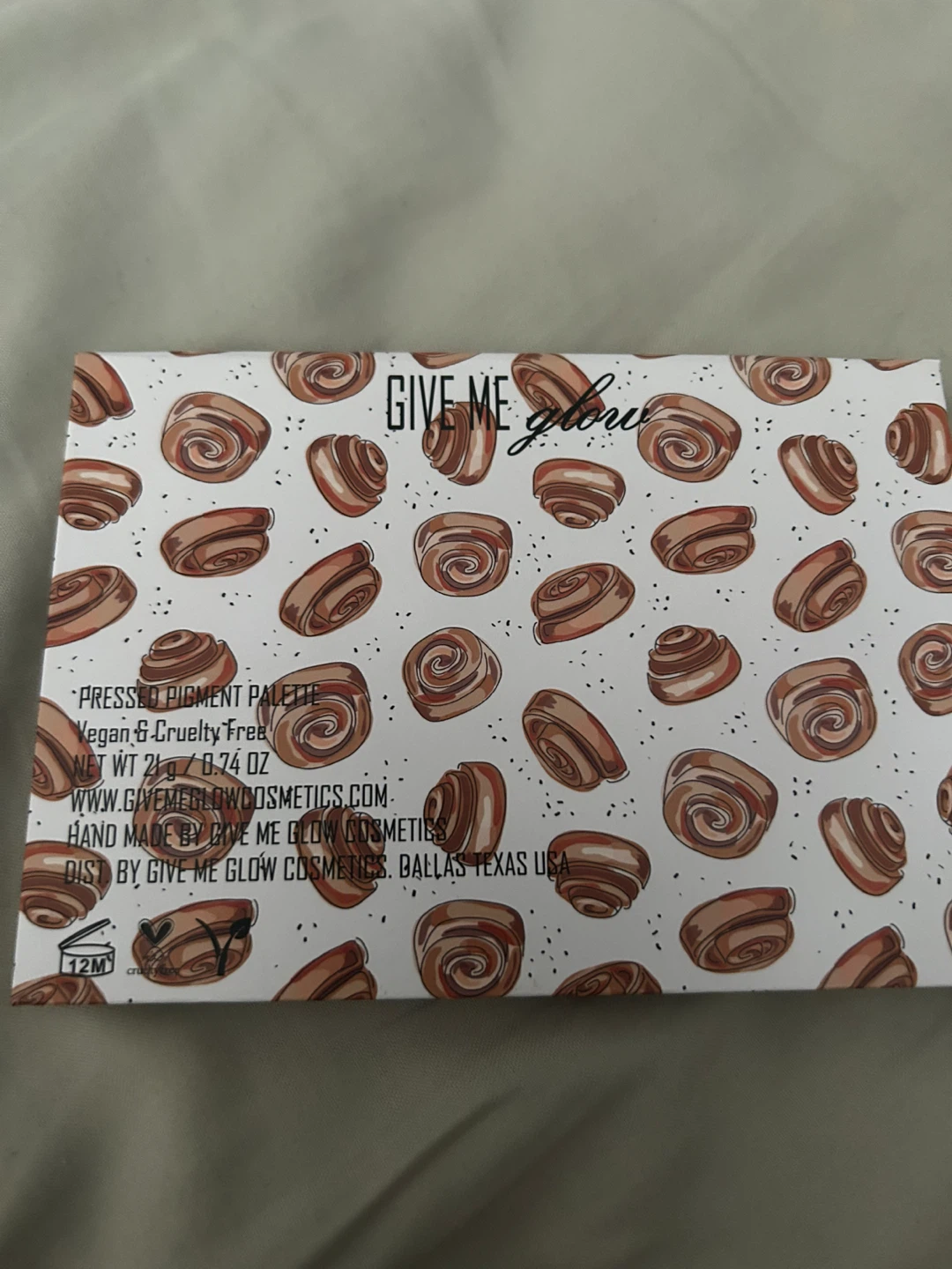 Give Me Glow Sweet & Sticky Pressed Pigment Palette - photo 3